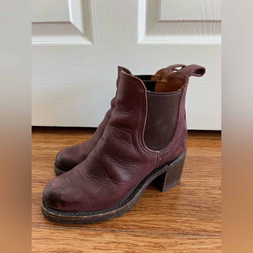 Frye Boot maroon leather size 6.5